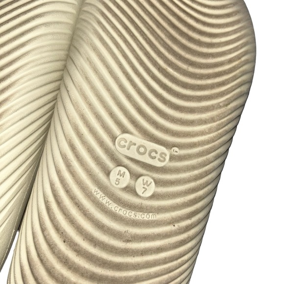 Crocs Mellow Recovery Flip Flops Women's size 7 cream bone Slip On Sandal - Picture 6 of 6